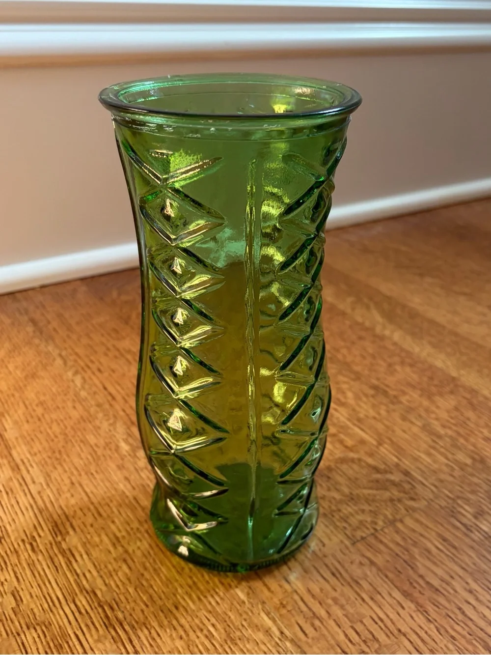 Mid Century EO Brody Co. Green Glass Vase 8.5” Tall Quilted Diamond C972 READ